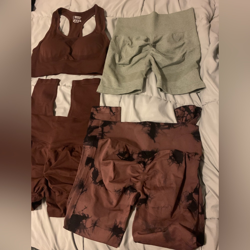 SEAMLESS WORKOUT SET + SEAMLESS SHORT& LEGGINGS BUTT SCRUNCH